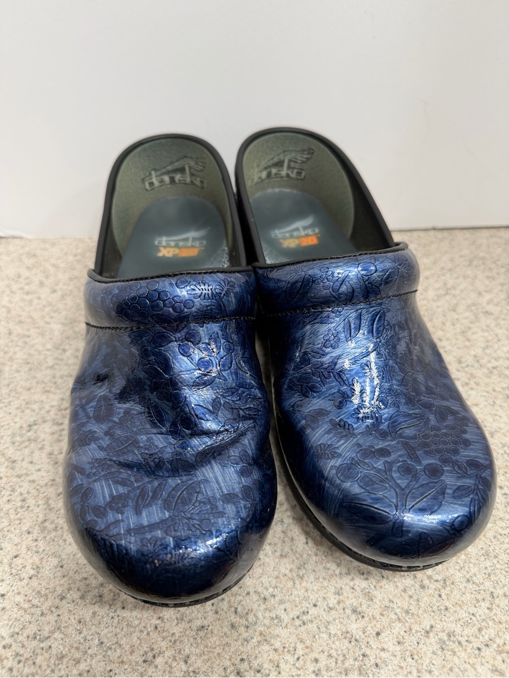 DANSKO XP 2.0 Patent Navy Slip On Embossed Floral Clogs Shoes Women's Size EU 37